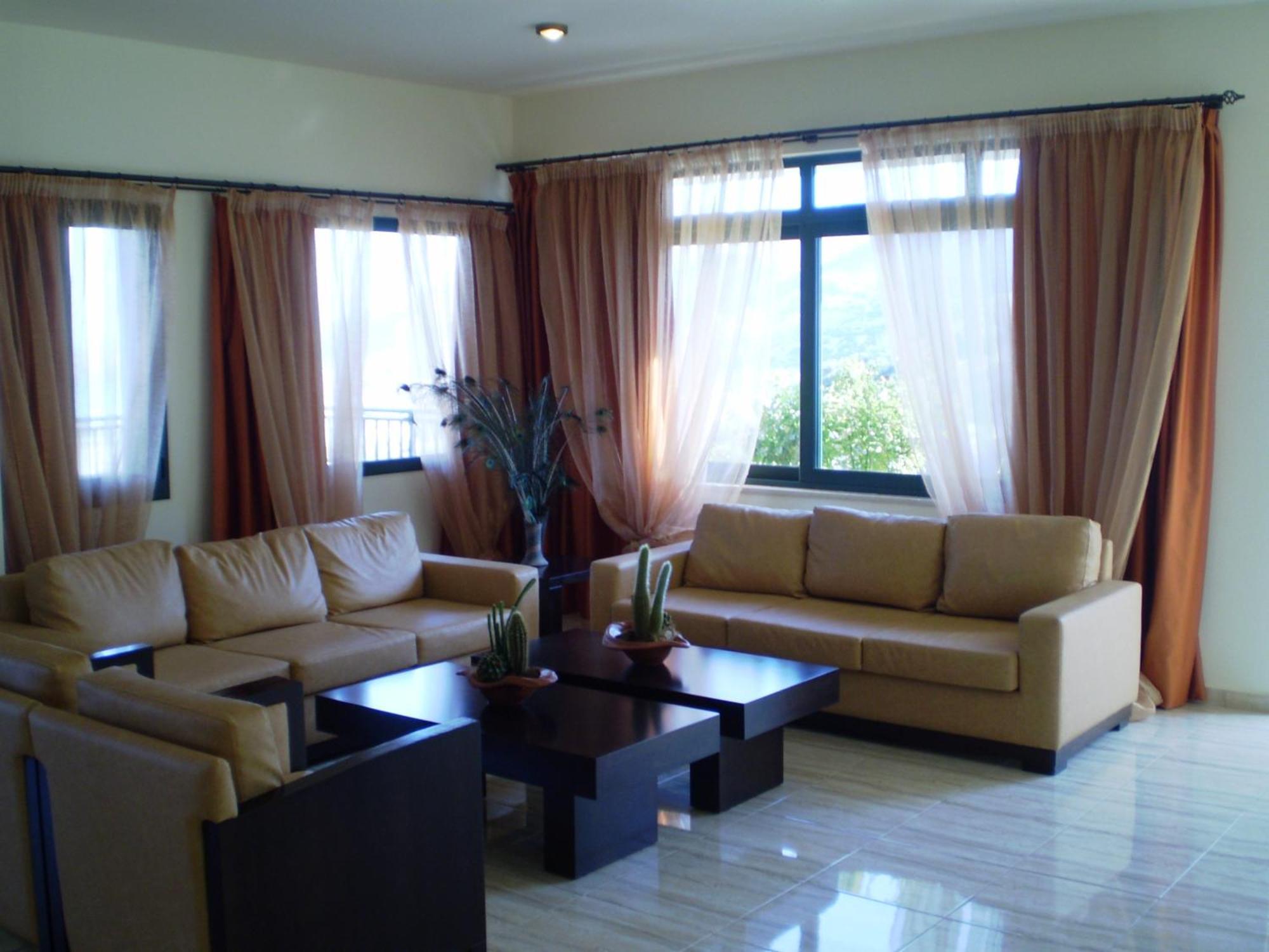 פלאסרנה Roubini Apartments מראה חיצוני תמונה