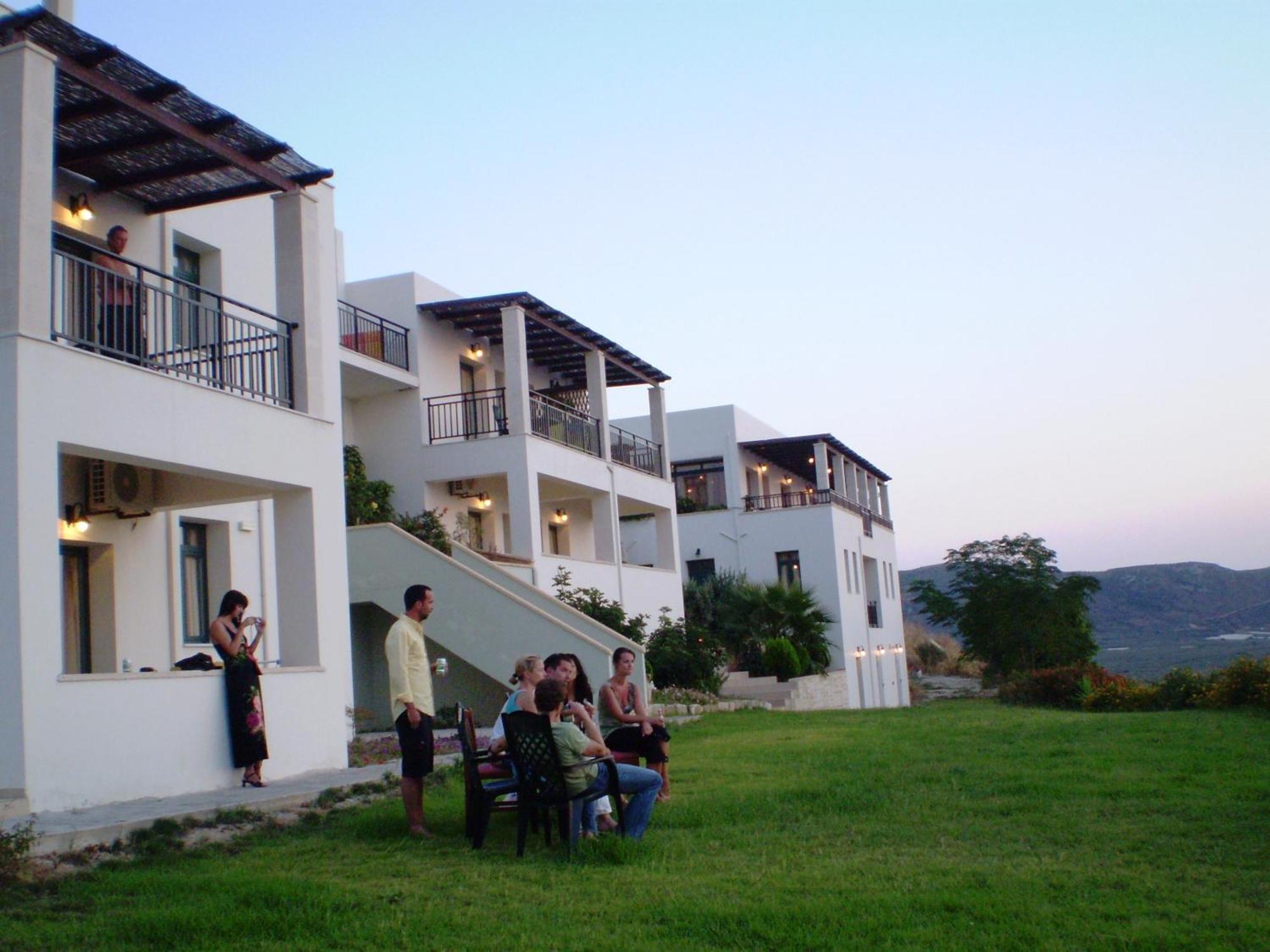 פלאסרנה Roubini Apartments מראה חיצוני תמונה