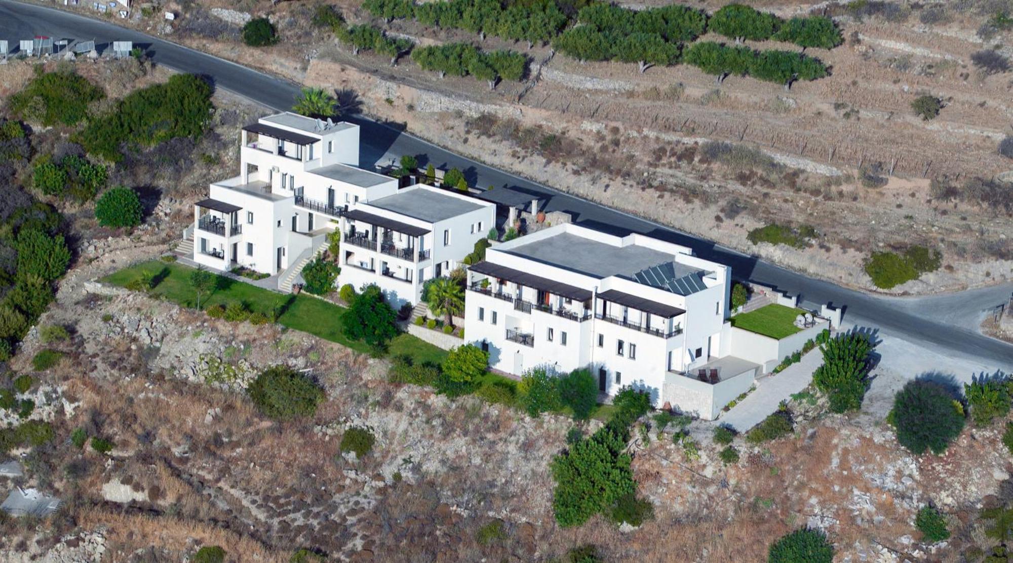 פלאסרנה Roubini Apartments מראה חיצוני תמונה