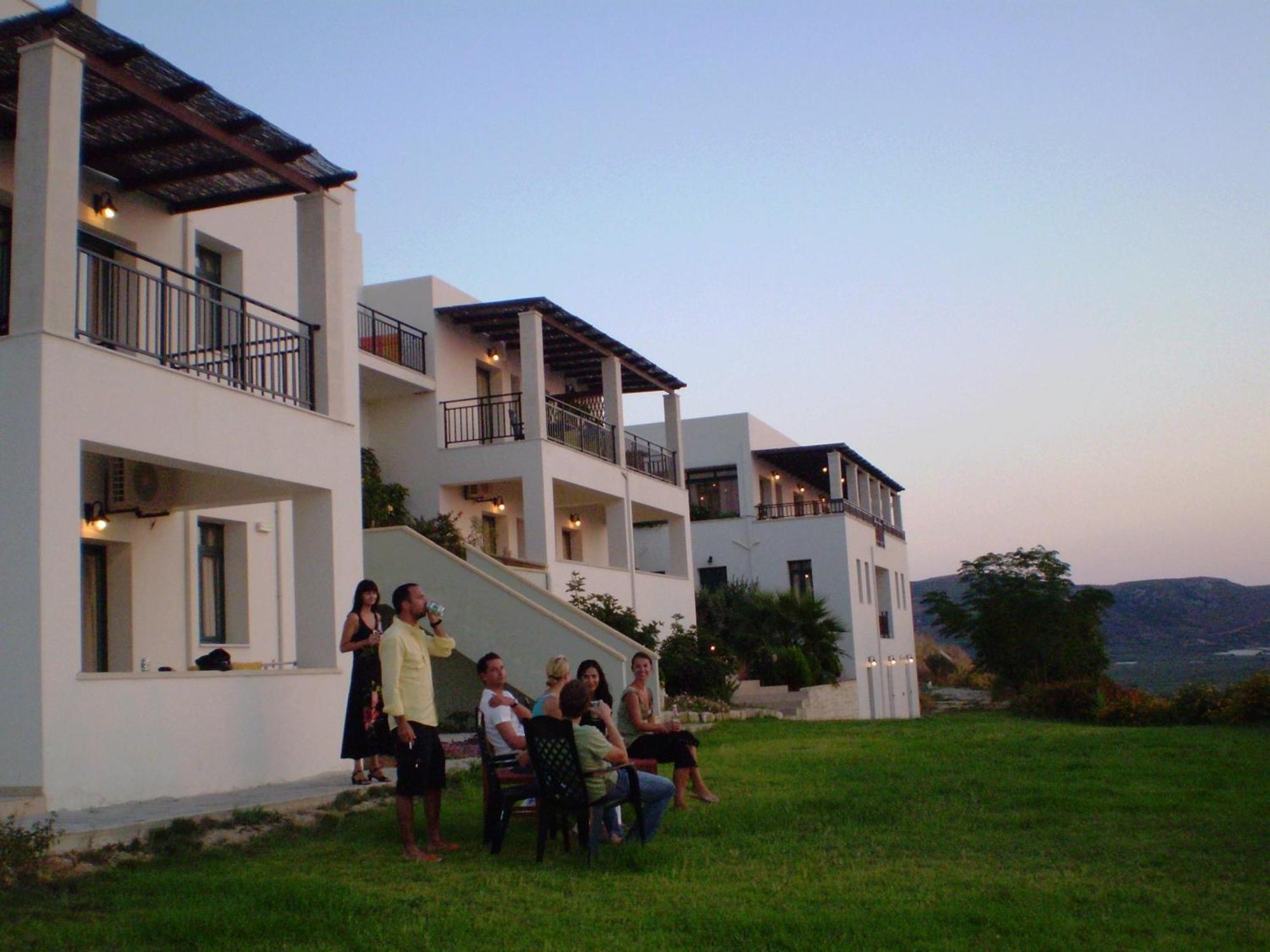 פלאסרנה Roubini Apartments מראה חיצוני תמונה