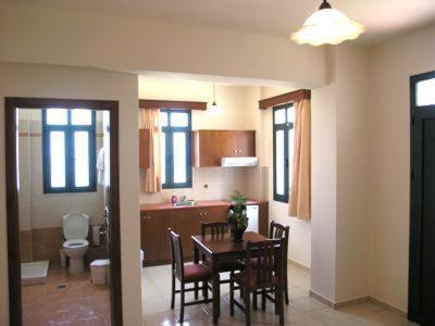 פלאסרנה Roubini Apartments מראה חיצוני תמונה